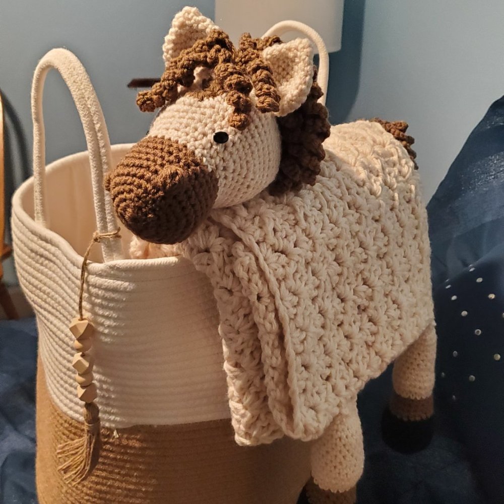 Hand crocheted items - Picture 5 of 11